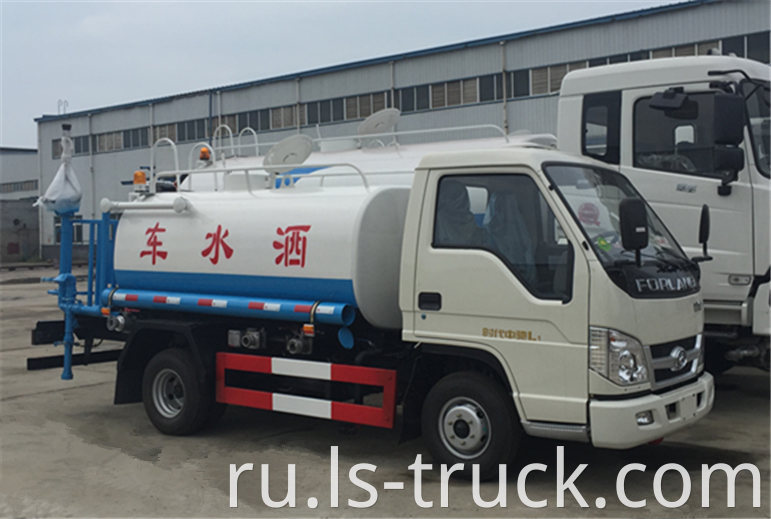 water sprinkler truck